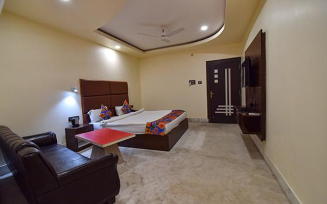 Fabhotel Red Rose