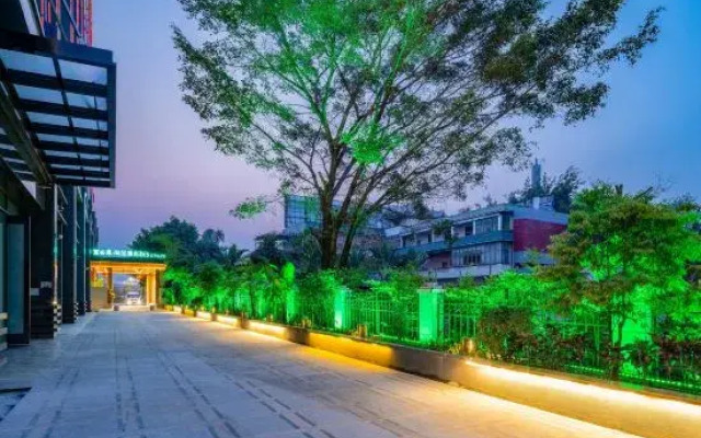 Ibis Styles Hotel (Ruili Jiegao Border Trade Area)