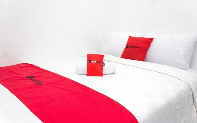 RedDoorz @ Galuh Mas