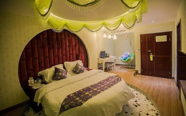 Chongqing Xinhao Theme Hotel