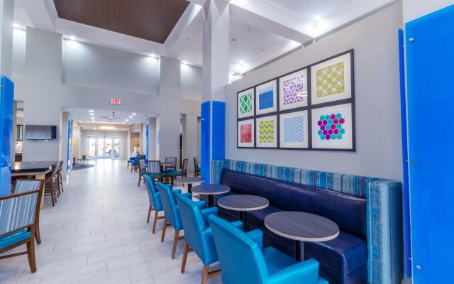 Holiday Inn Express Hotel & Suites Crestview by IHG