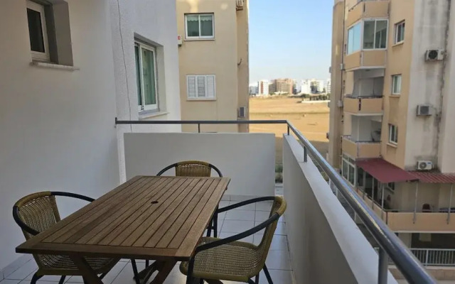 141 LCA - Stay Miracle Apartment