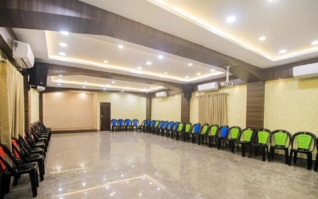 Hotel Grand Palace Banquet by OYO Rooms