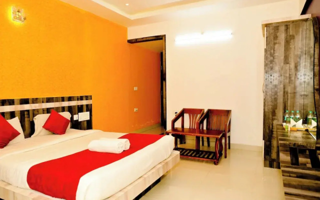 M K Arcade Hotel