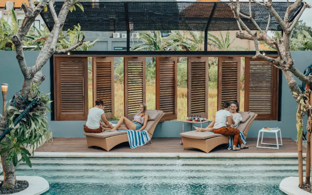 Amolas Canggu Villa Balinese Muralism