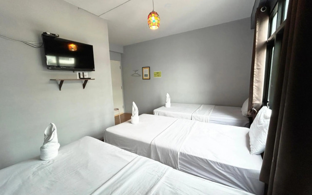 Hide Bangkok Hostel