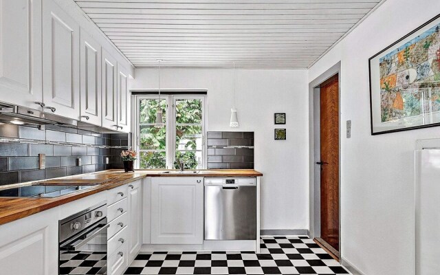 6 Person Holiday Home in Helnæs / Ebberup