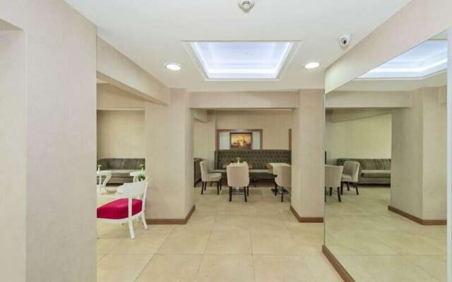 La Garden Hotel