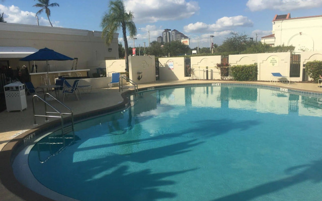 Holiday Inn Fort Myers - Downtown Area by IHG