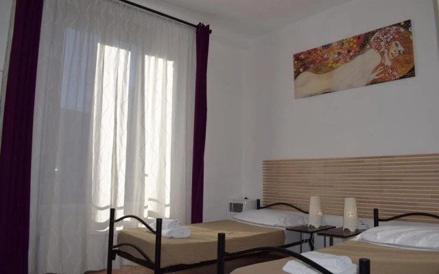 Mia Lodge B&B Hostel