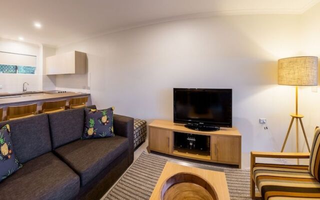 Coral Coast Apartments Palm Cove AVC