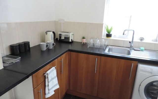 Stunning 5-bedroom House for Unforgettable Getaway