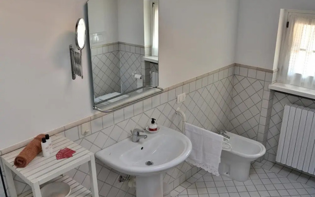 Villa Gasco - 7 Sleeps With Pool in Pacengo di Lazise