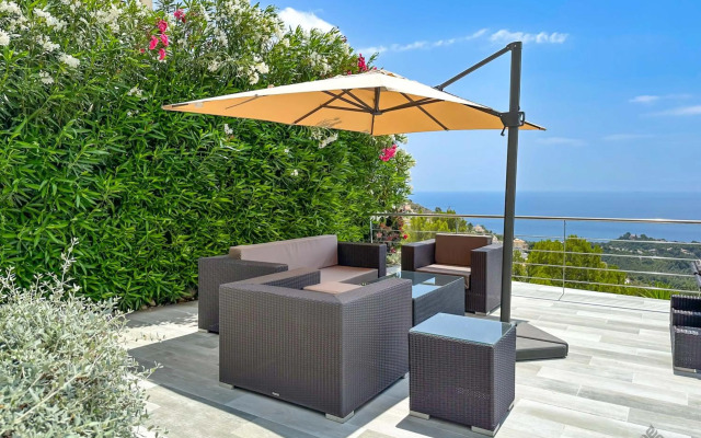 A004 - Villa en Altea con vistas al mar