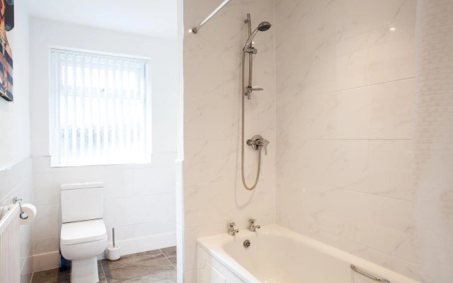 1 Fitzhamon Embankment Apartments Opposite Principality Stadium - Long Stay Offer