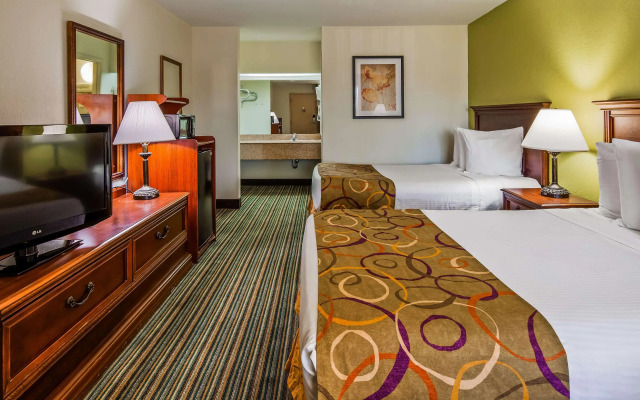 Ramada by Wyndham Savannah Gateway