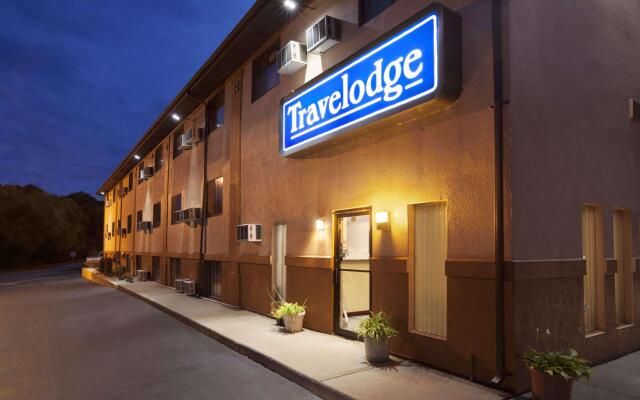 Travelodge by Wyndham La Porte/Michigan City Area