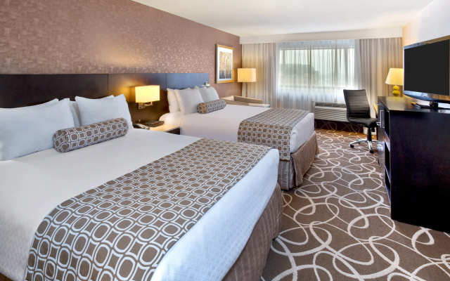 Crowne Plaza Kitchener-Waterloo by IHG