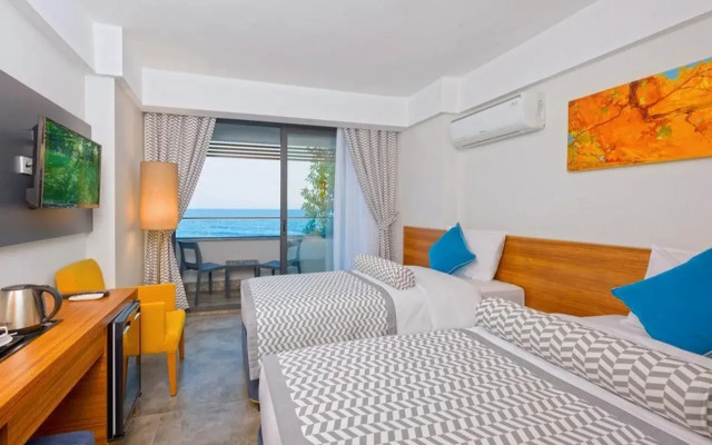 Floria Beach Hotel