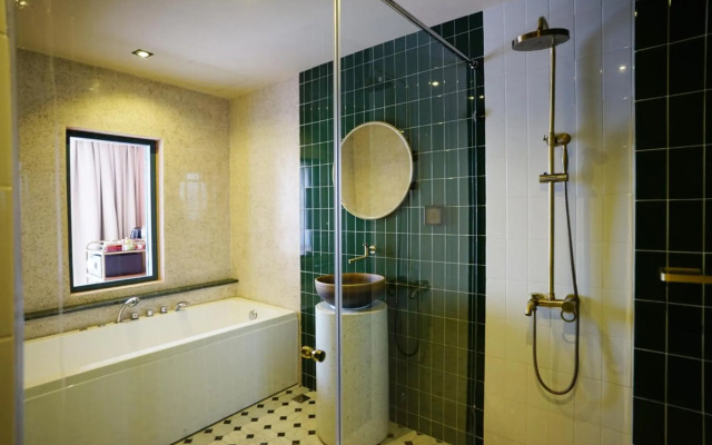 4 Monkeys Hotel