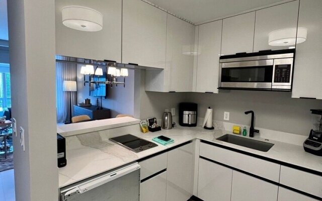 Suite - City View at Four Seasons Miami