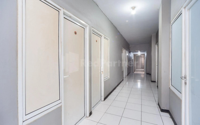 Super OYO 1868 J&b Room Pramuka