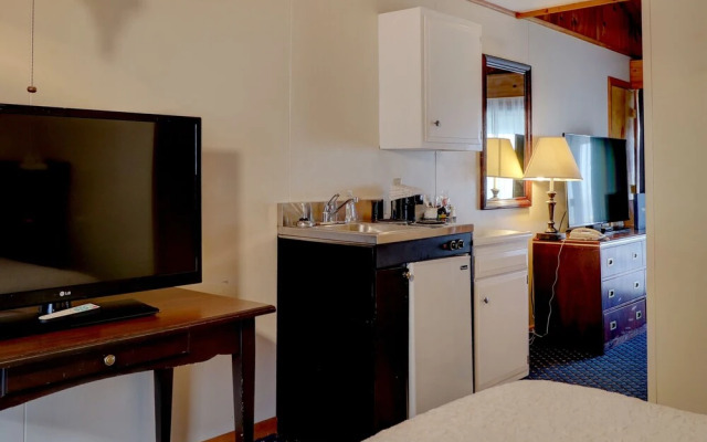 Waves Oceanfront Resort