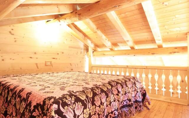 Belvilla by OYO Hilltop Chalet in Lamon With Views