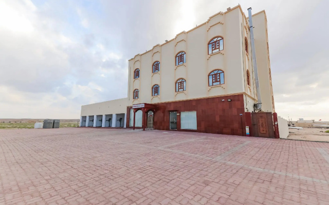 Super OYO 107 Ras Al Hadd Waves Hotel