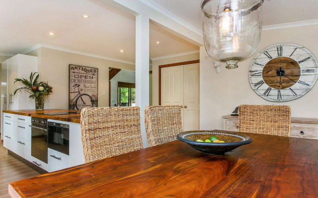 Bottlebrush Cottage