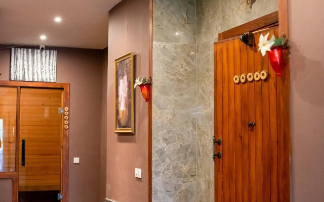 Liona Hotel