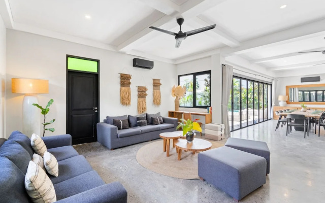 Abu Villa by Betterplace