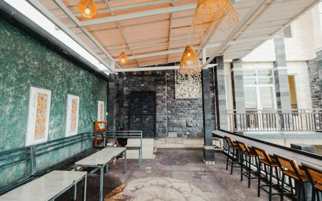 Hotel Mega Dana