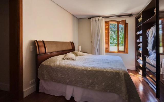 Refúgio de Alto Padrão na Granja Viana