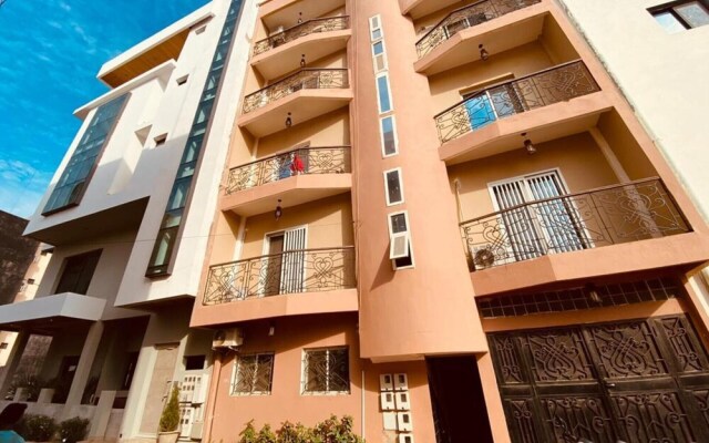 Mam Lovely 3-bed Apartment in Dakar-almadies