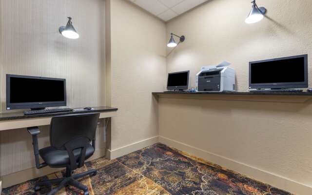 Best Western Plus Ramkota Hotel