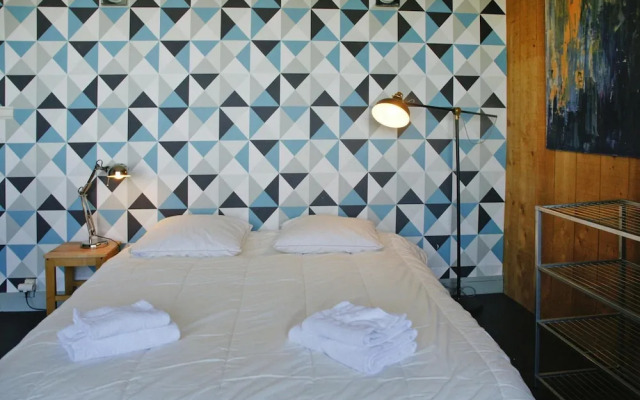 Cottage in Locquirec With Beach Access