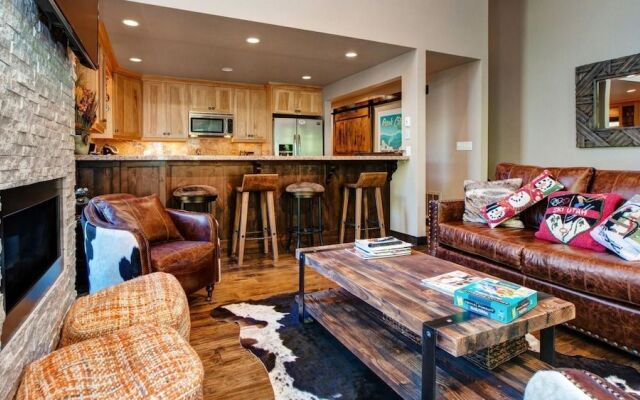 3 Kings Mountain Vista 2 Bedroom Home by RedAwning