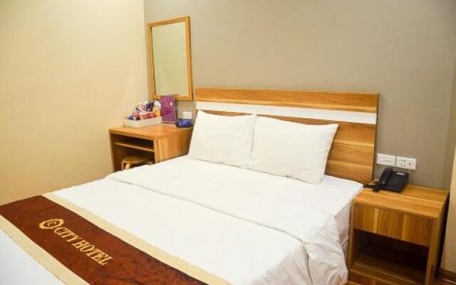 City Hotel