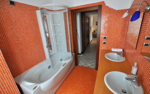 Gatto Romeo Apartments