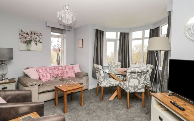 Apartment 4