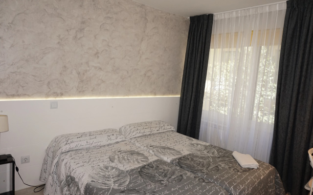 Far Home Gran Vía - Hostel