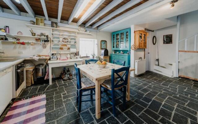 Artistic Home- 250yr old traditional village house