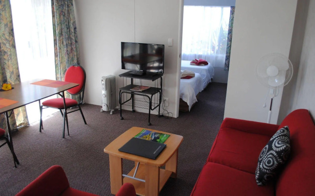 Hibiscus Regal Apartments