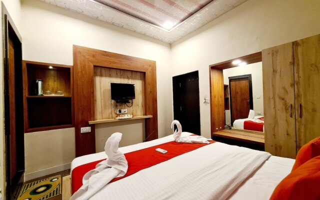 Hotel Palm residency