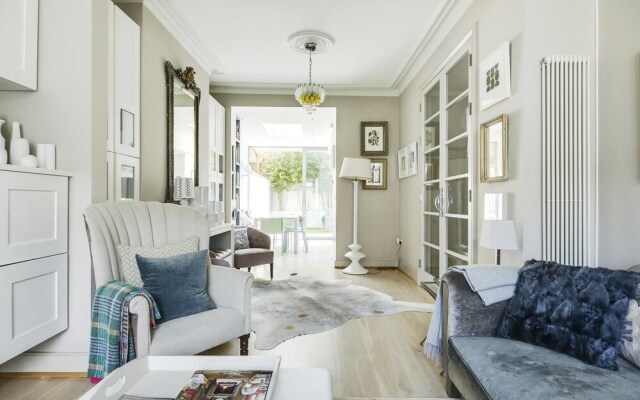Stylish 5 bed Home in Heart of Clapham