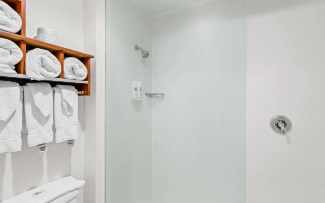 Comfort Inn & Suites Bellevue - Omaha Offutt AFB