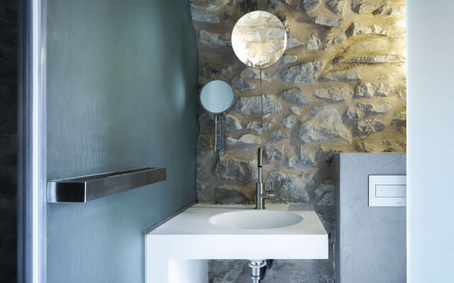 Tainaron Blue Retreat