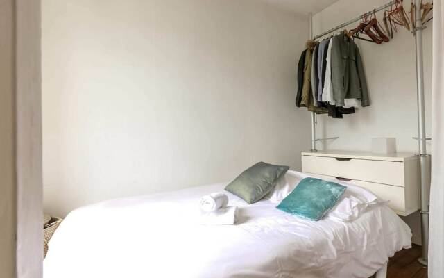 Spacious & Bright Apartment for 2 in Faidherbe/nation