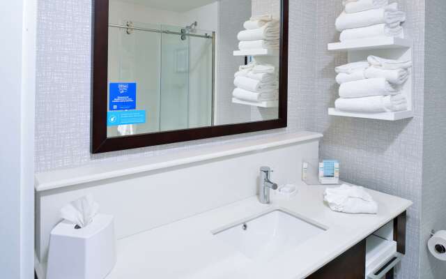 Hampton Inn & Suites Adrian